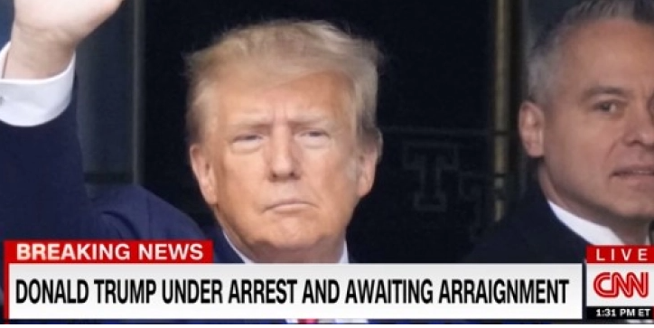 Доналд Трамп е уапсен!